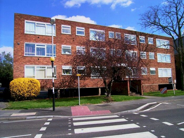 Studio To Rent In High Street, Harlington, Hayes, UB3