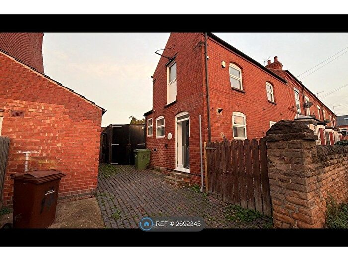 4 Bedroom End Terrace House To Rent In Broomhill Road, Nottingham, NG6