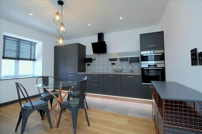 2 Bedroom Flat To Rent In Tavistock Place, Plymouth, PL4