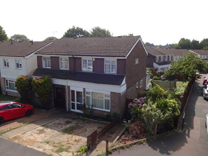 3 Bedroom Semi-Detached House For Sale In Hockwell Ring, Luton, Bedfordshire, LU4