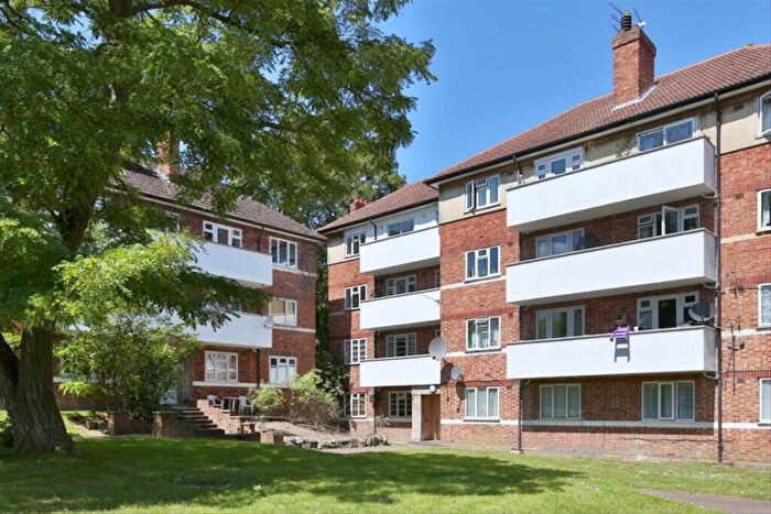 2 Bedroom Flat To Rent In Wilton Road, London, N10