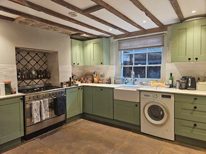 2 Bedroom House To Rent In Whitechapel, , Walden Street, E1