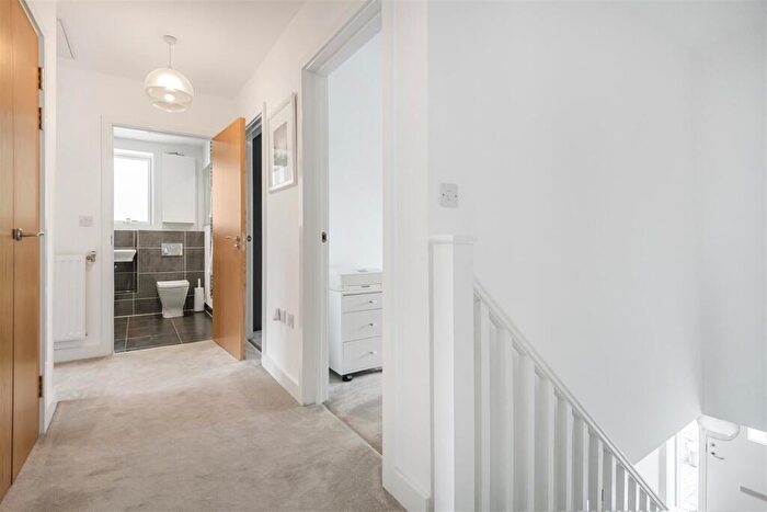 5 Bedroom Detached House For Sale In Haricot Vale Road, Bicester, OX27