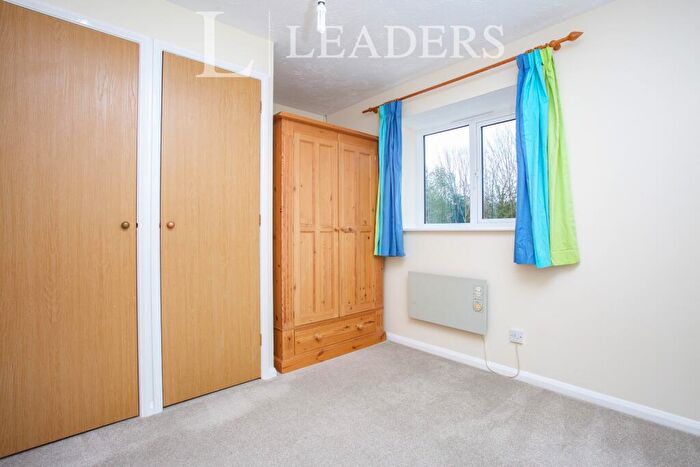 2 Bedroom End Of Terrace House To Rent In Woking, Surrey, GU21