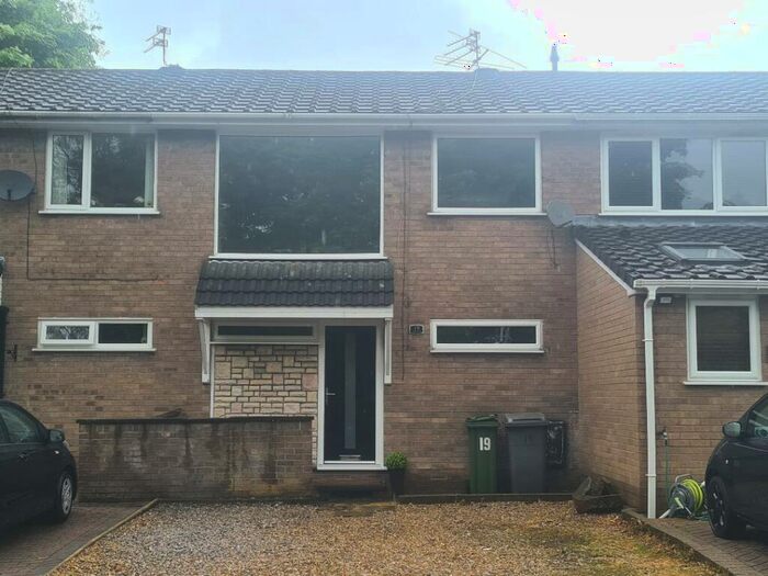 3 Bedroom End Of Terrace House To Rent In Meadway, Stalybridge, SK15