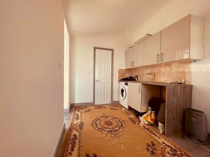 Studio To Rent In Hazelwood Avenue, Morden, SM4