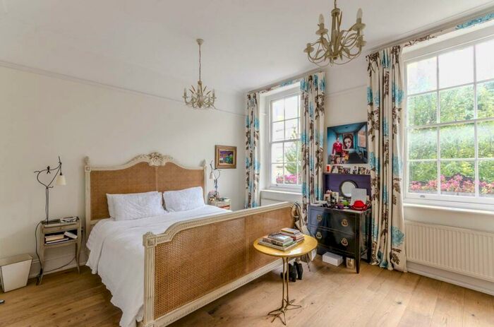 3 Bedroom Terraced House To Rent In Devonia Road, Islington, London, N1