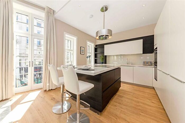 3 Bedroom Flat To Rent In Strand, London, WC2R