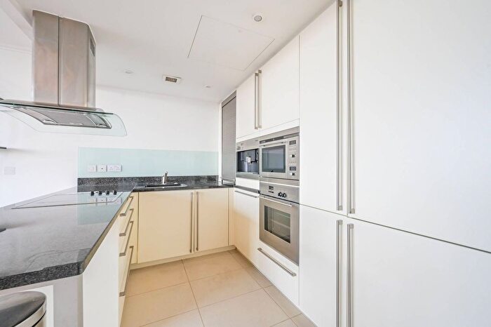 1 Bedroom Flat To Rent In West India Quay, Canary Wharf, London, E14