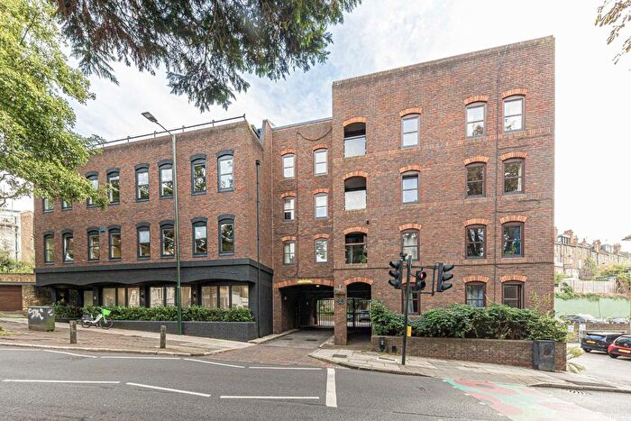 1 Bedroom Flat To Rent In Petersham Road, Richmond, TW10