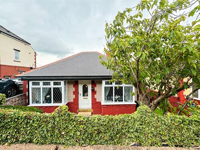 2 Bedroom Detached Bungalow For Sale In Newton Avenue, Stocksbridge, S36