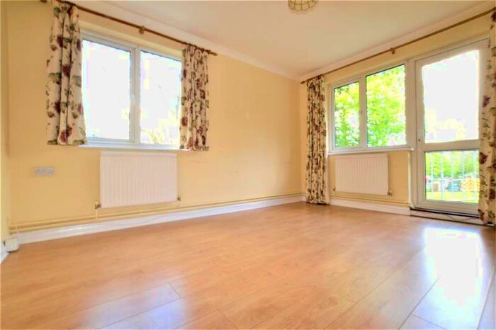 2 Bedroom Flat To Rent In Godstone Mount, Downs Court Road, Purley, CR8