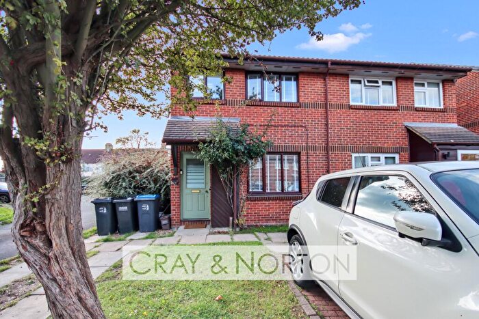 3 Bedroom Semi-Detached House For Sale In Davies Close, Addiscombe, CR0