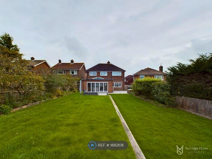 3 Bedroom Detached House To Rent In Stuart Avenue, Eastbourne, BN21