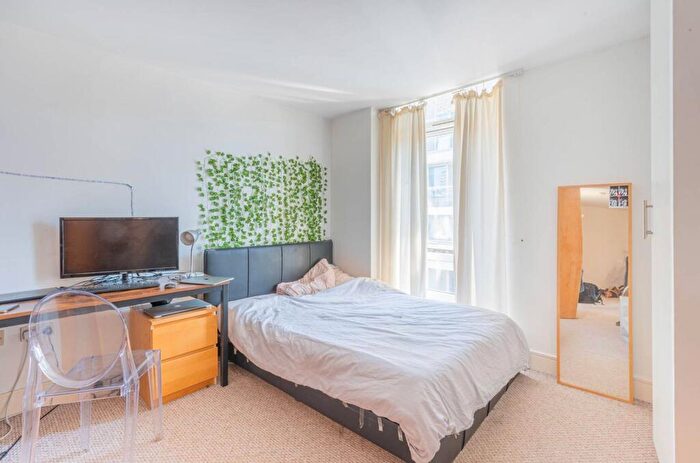2 Bedroom Flat To Rent In Constable House, Canary Wharf, London, E14
