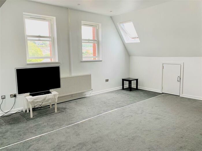 1 Bedroom Flat To Rent In High Street, Merthyr Tydfil, CF47