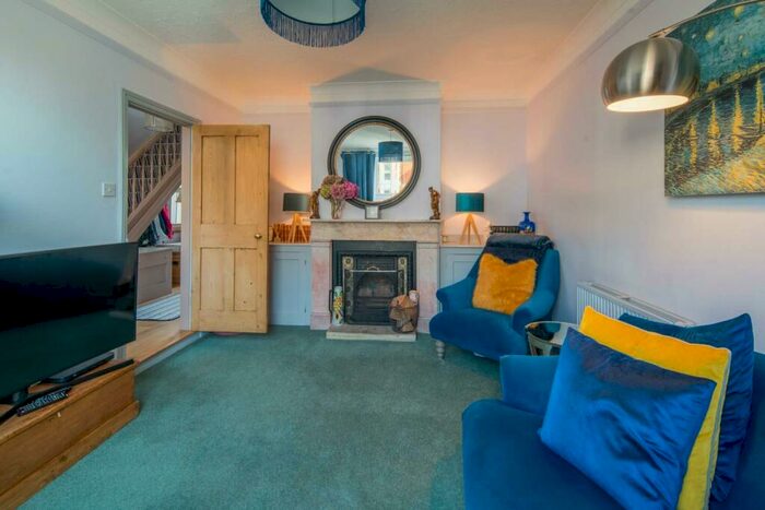 2 Bedroom Cottage For Sale In Charming Cottage - Albert Road, Gurnard, PO31