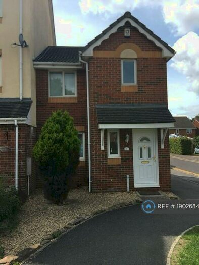 3 Bedroom End Of Terrace House To Rent In Johnson Road, Emersons Green, Bristol, BS16