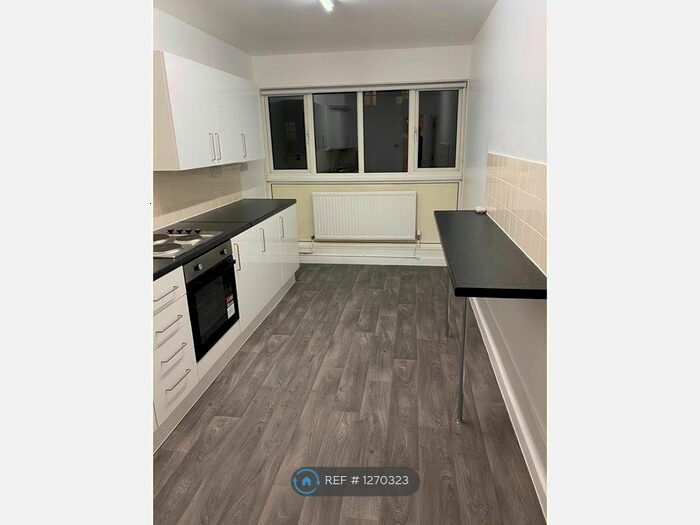 4 Bedroom Flat To Rent In Ramsey House, London SW9