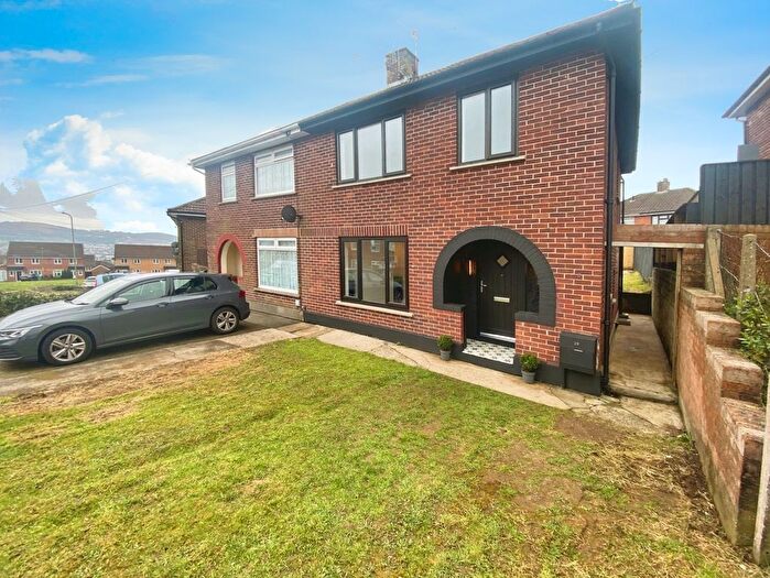 3 Bedroom Property To Rent In Brynglas, Penyrheol, Caerphilly, CF83