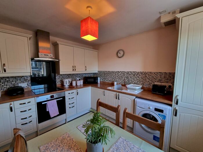 2 Bedroom Flat To Rent In Candlemakers Lane, City Centre, Aberdeen, AB25