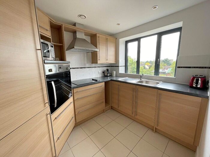 1 Bedroom Retirement Property To Rent In Darkes Lane, Potters Bar, Hertfordshire, EN6