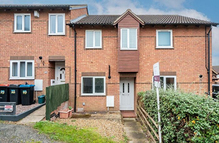 2 Bedroom Terraced House For Sale In Hexham Gardens, Bletchley, Milton Keynes, MK3