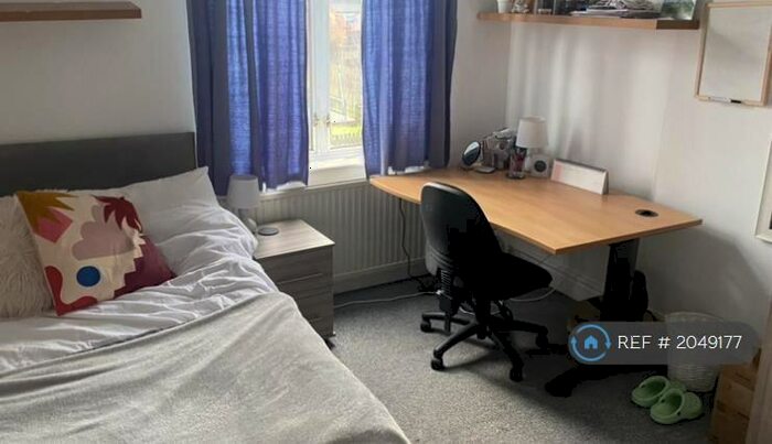 6 Bedroom End Of Terrace House To Rent In School Terrace, Birmingham, B29