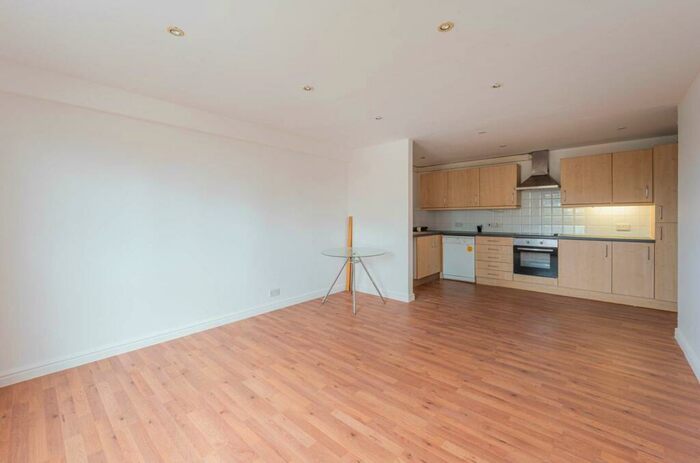 3 Bedroom Flat To Rent In Gaselee Street, Isle Of Dogs, London, E14