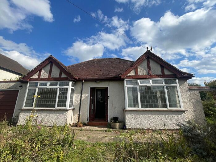 4 Bedroom Detached Bungalow To Rent In Begbroke, Kidlington, OX5