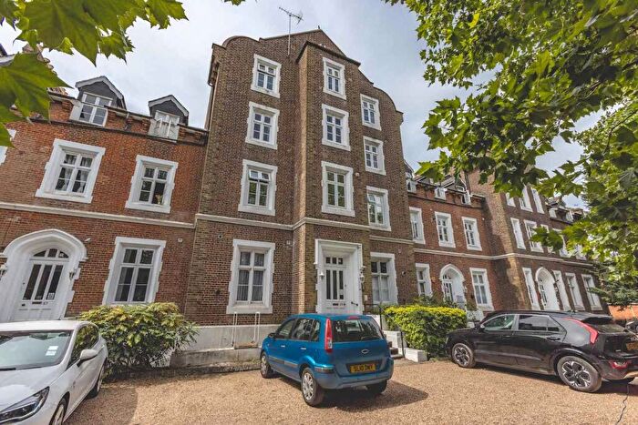 1 Bedroom Apartment For Sale In Upton Park, Slough, SL1