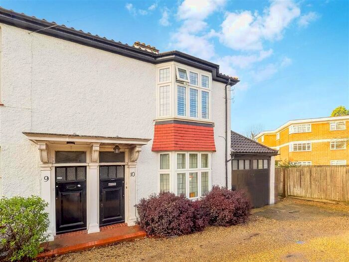 4 Bedroom Maisonette To Rent In Benhill Wood Road, Sutton, SM1