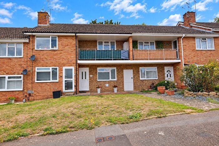 2 Bedroom Maisonette To Rent In Birchington Close, Vinters Park, Maidstone, ME14