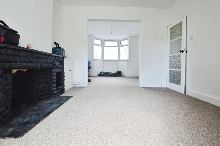 3 Bedroom Terraced House To Rent In Grangewood Street, London, E6