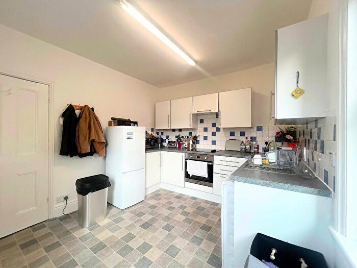 1 Bedroom Flat To Rent In North Lodge Road, Penn Hill, BH14