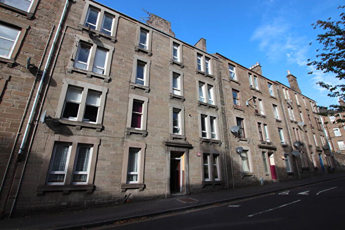 2 Bedroom Flat To Rent In Baldovan Terrace, Dundee, DD4