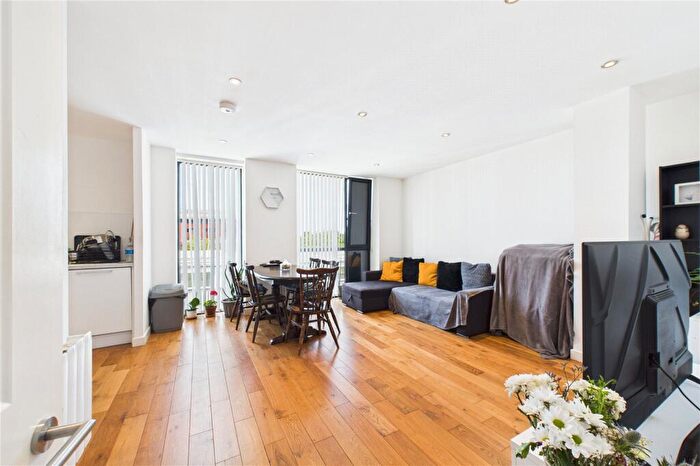 2 Bedroom Apartment For Sale In The Boulevard, Crawley, West Sussex, RH10