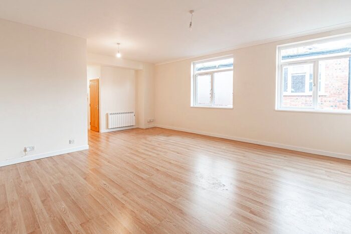 1 Bedroom Flat To Rent In High Street, Bromsgrove, Worcestershire, B61
