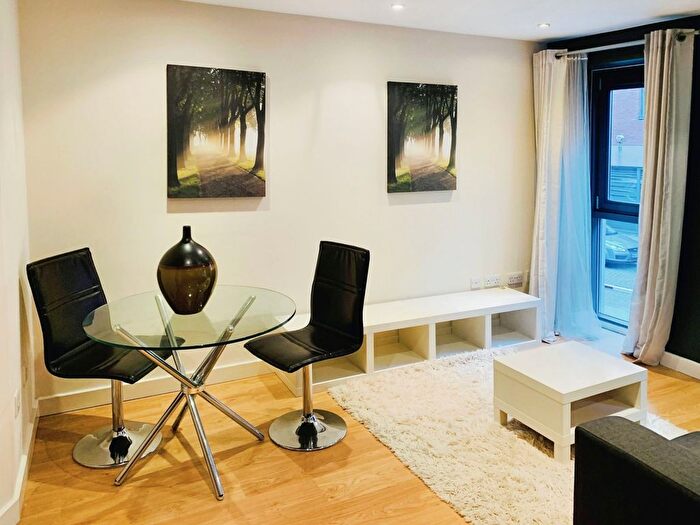 1 Bedroom Flat To Rent In York Place, Leeds, West Yorkshire, LS1