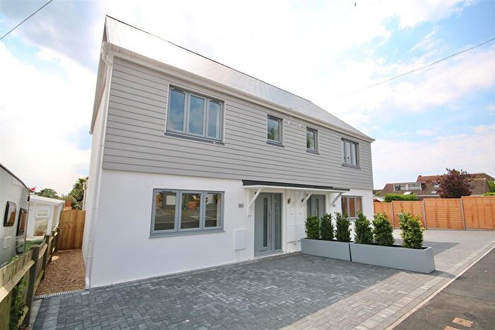 3 Bedroom Semi-Detached House For Sale In Solent Road, Portsmouth, PO6