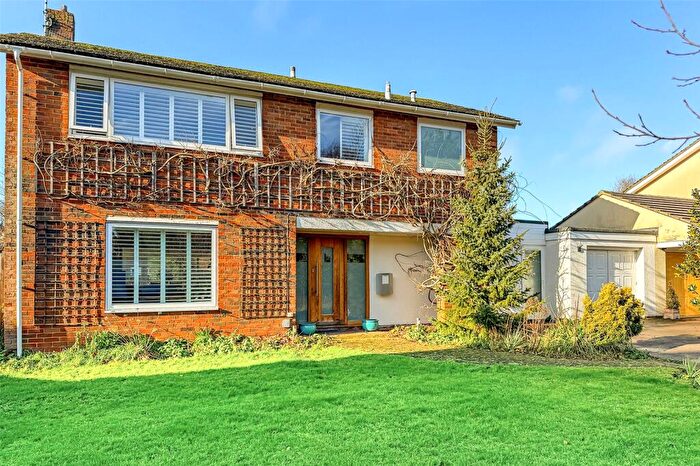 5 Bedroom Detached House For Sale In Weavers Ring, Angmering, Littlehampton, West Sussex, BN16