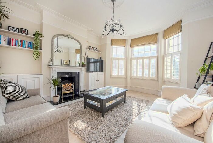 1 Bedroom Flat To Rent In Onslow Avenue, Richmond, TW10