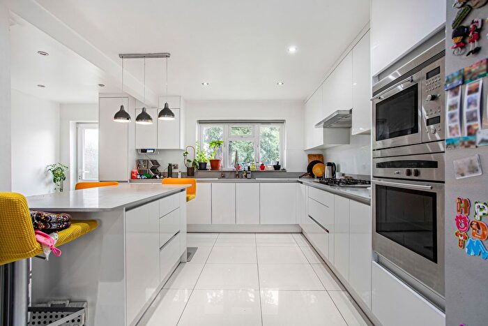 4 Bedroom Detached House For Sale In Worple Road, Staines-Upon-Thames, Surrey, TW18