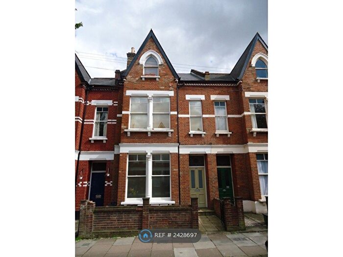 3 Bedroom Flat To Rent In Fairbridge Road, London, N19