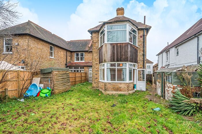 1 Bedroom Flat For Sale In Mitcham Park, Mitcham, CR4