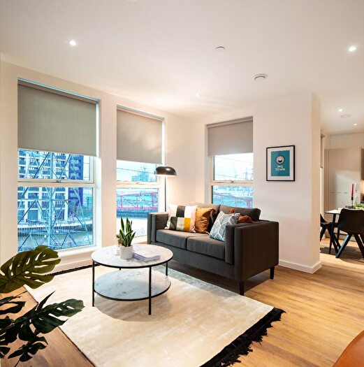 1 Bedroom Apartment To Rent In Silvertown Way, London, E16