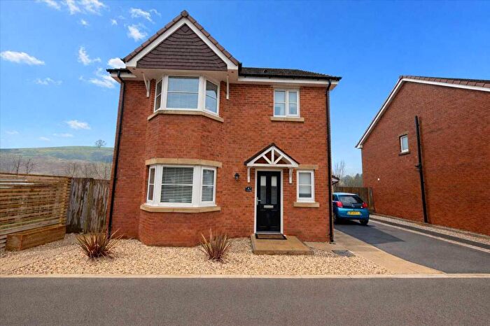 3 Bedroom Detached House For Sale In Yr Hen Ffordd Geffylau, Gilfach Goch, CF39