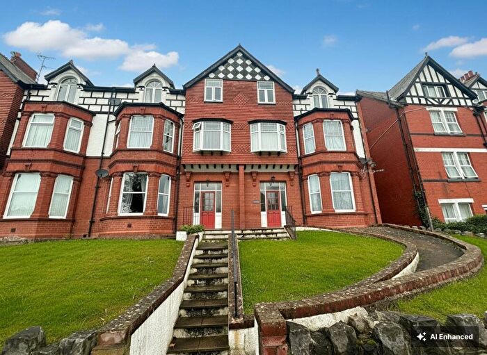 3 Bedroom Flat To Rent In Whitehall Road, Rhos On Sea, LL28