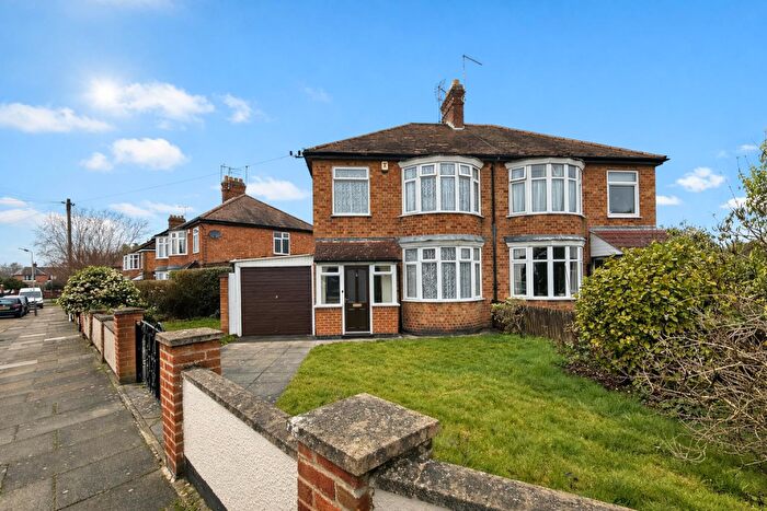 3 Bedroom Semi Detached House For Sale In Paigle Road, Aylestone, LE2