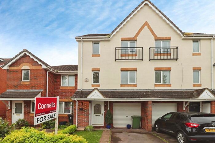 3 Bedroom Semi-Detached House For Sale In Johnson Road, Emersons Green, Bristol, BS16